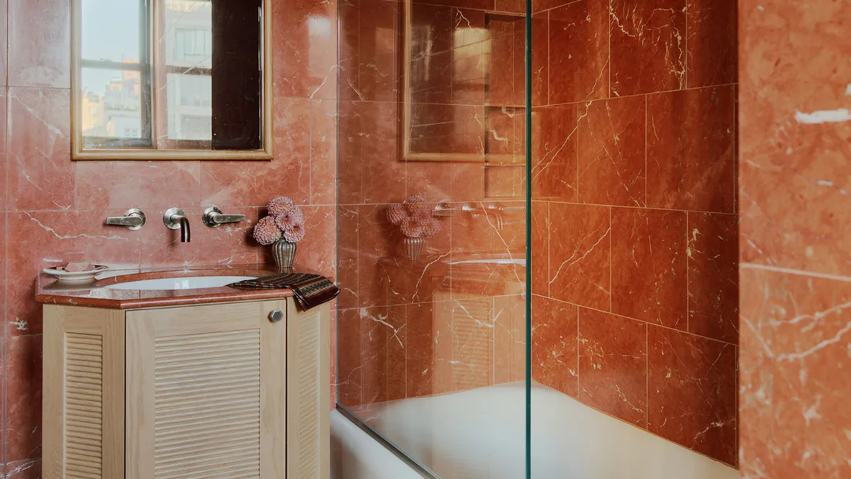 How to choose the best small bathroom vanity for your space