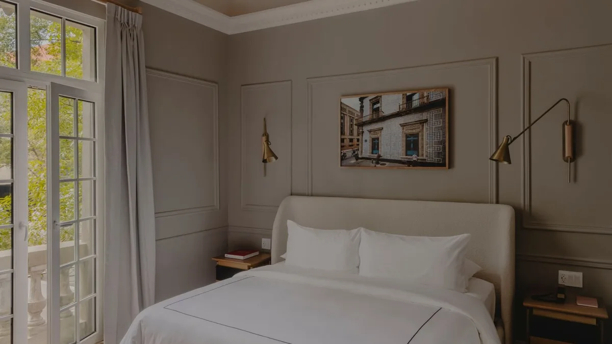 How to book Casona Roma Norte using hotel loyalty points