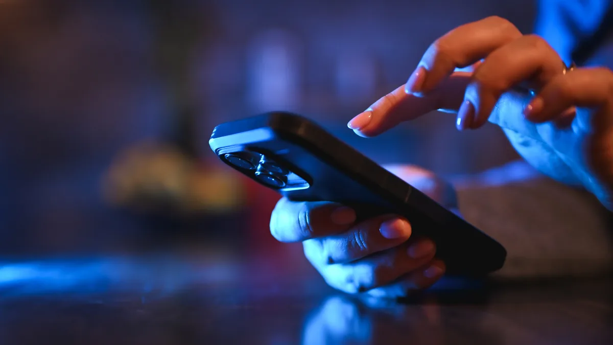How to identify legitimate Apple threat notifications