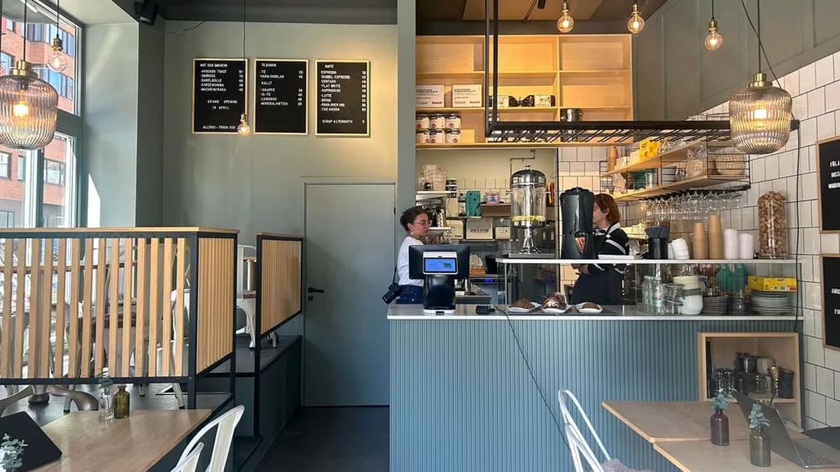 Can AI Agents Run Real Businesses? A Groundwork Analysis of Andon Labs' Experiments Can AI Agents Run Real Businesses? A Groundwork Analysis of Andon Labs' Experiments