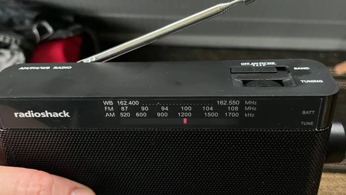 Building An Emergency Kit? Don’t Get Caught Without These 4 RadioShack Essentials
